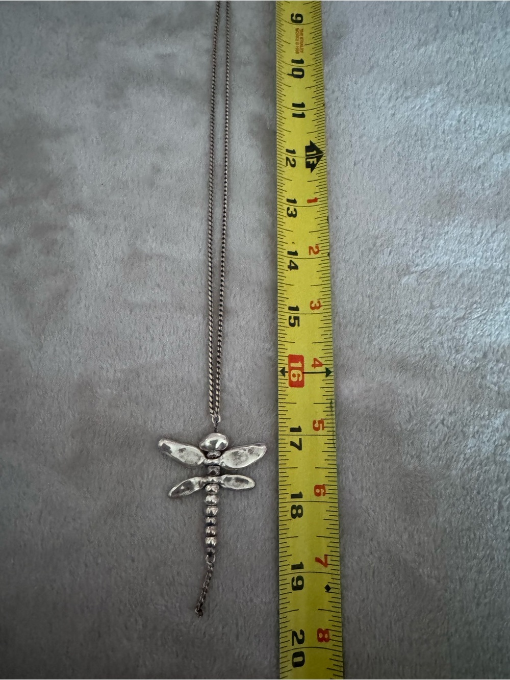 UNO de 50 Silver plated Dragonfly Pendant Necklace - Picture 3 of 3